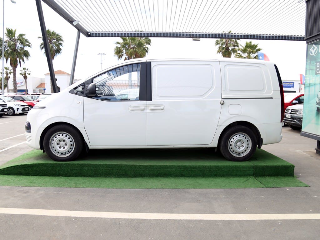 Hyundai Staria 2.2 6mt Cri año 2023