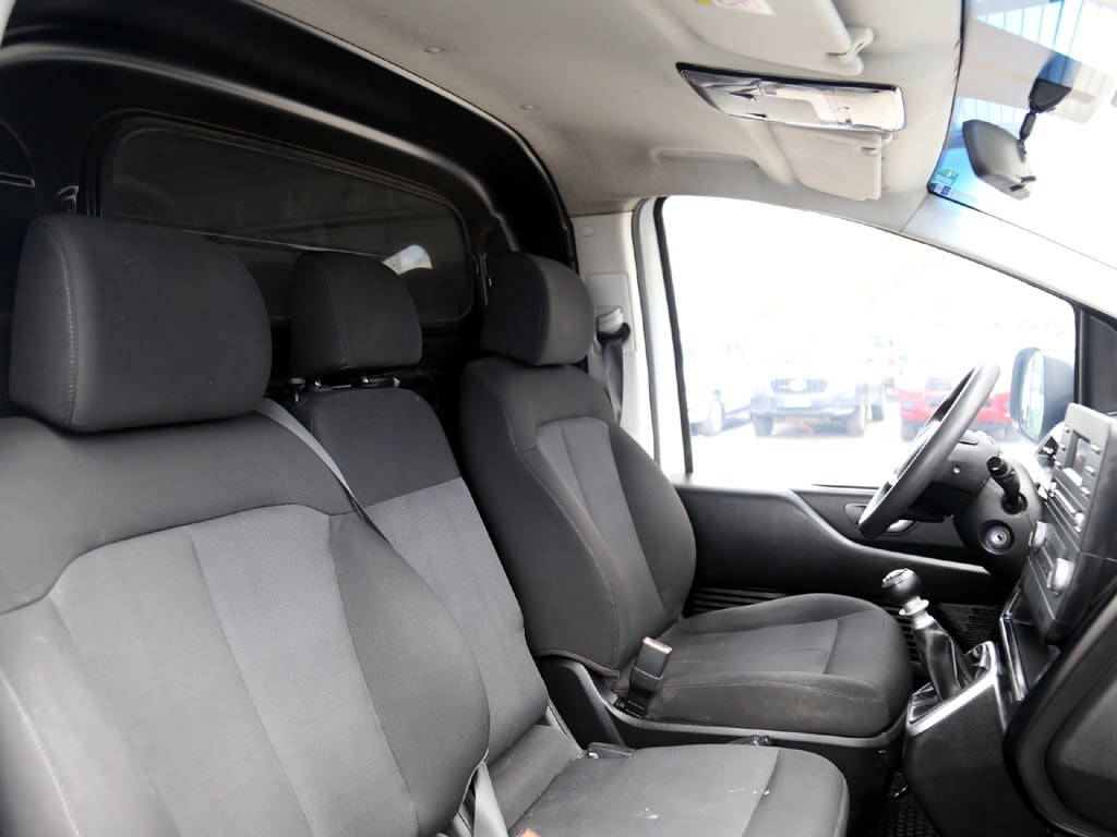 Hyundai Staria 2.2 6mt Cri año 2023
