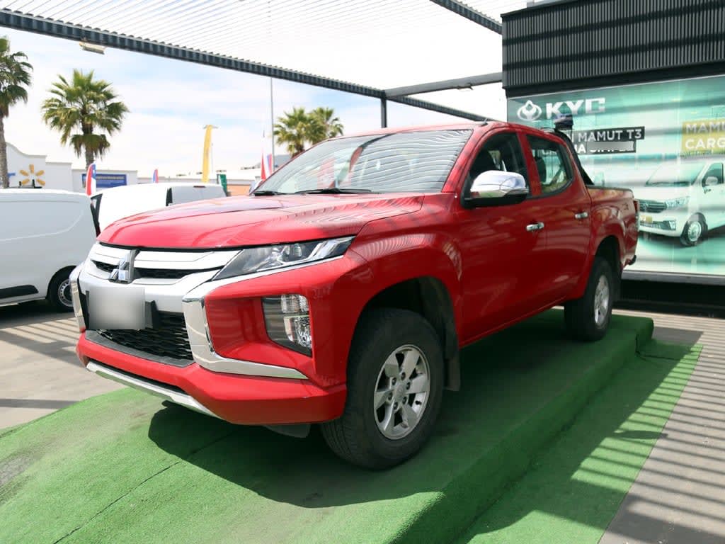 Mitsubishi L200 Katana 2.4 4x4 Mt año 2023