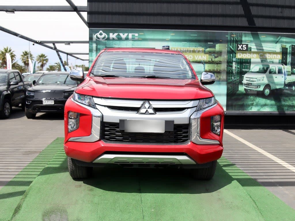 Mitsubishi L200 Katana 2.4 4x4 Mt año 2023