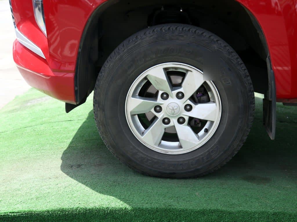 Mitsubishi L200 Katana 2.4 4x4 Mt año 2023