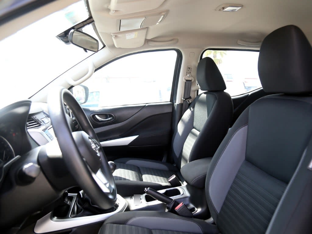 Nissan Navara 2.3 Xe Mt 4x4 año 2024