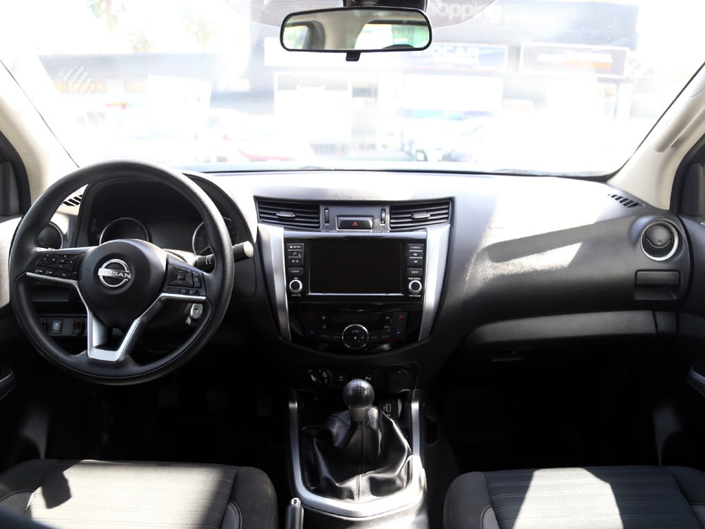 Nissan Navara 2.3 Xe Mt 4x4 año 2024