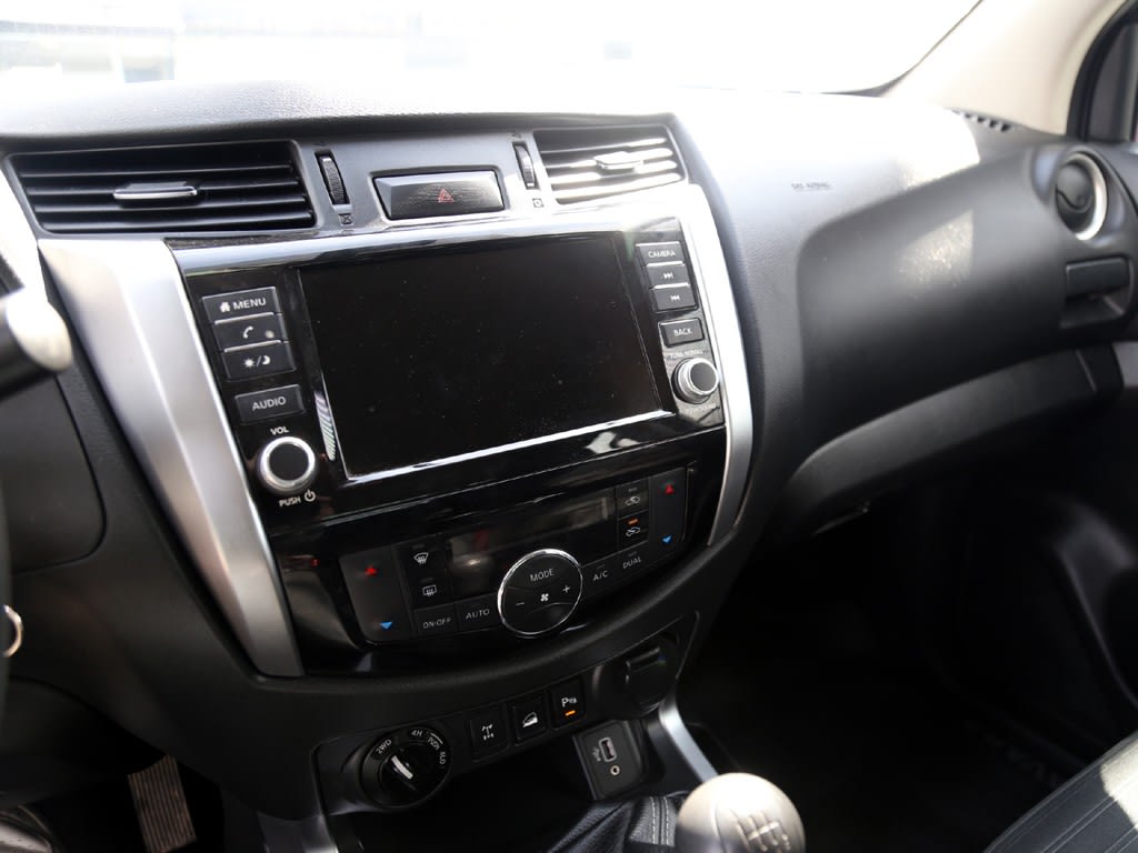 Nissan Navara 2.3 Xe Mt 4x4 año 2024
