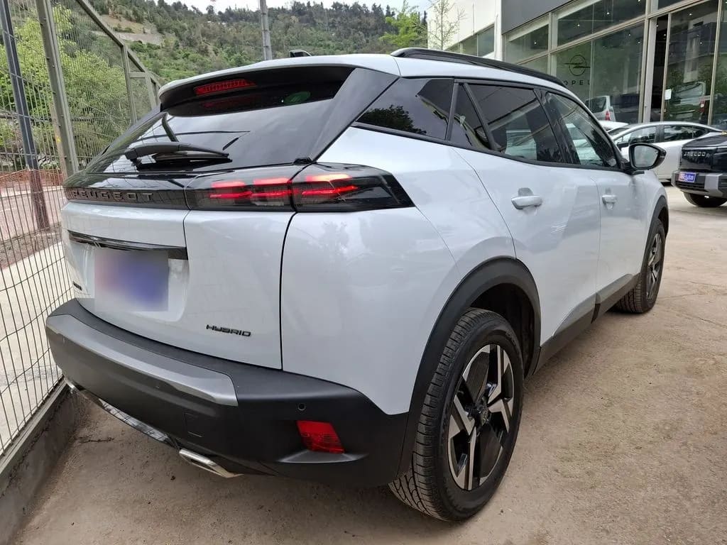 Peugeot 2008 1.2 Hybrid Allure Aut año 2026