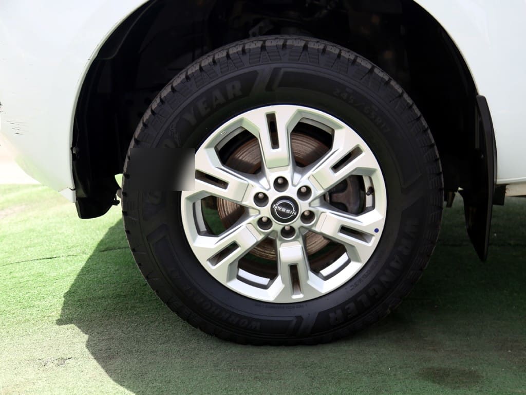 Nissan Navara 2.3 Xe Mt 4x4 año 2024