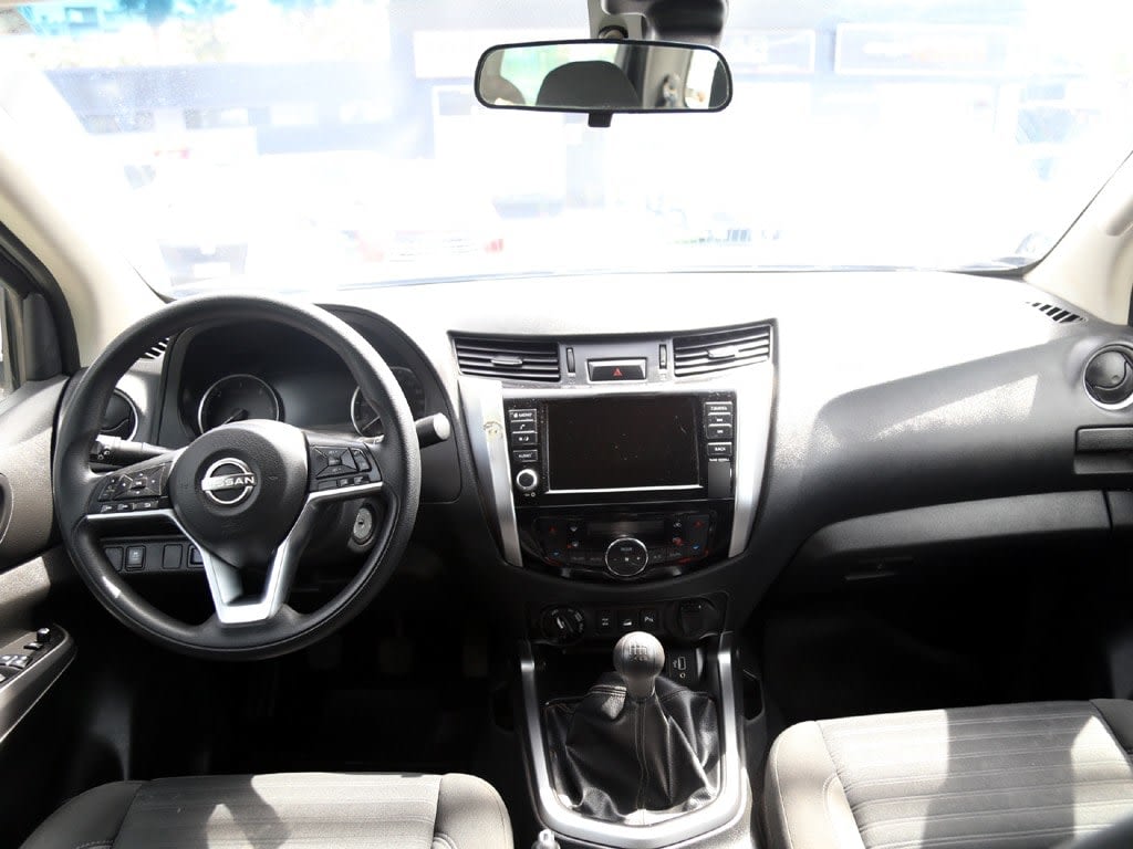 Nissan Navara 2.3 Xe Mt 4x4 año 2024