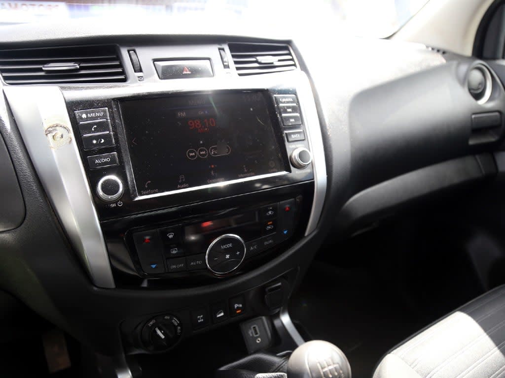 Nissan Navara 2.3 Xe Mt 4x4 año 2024