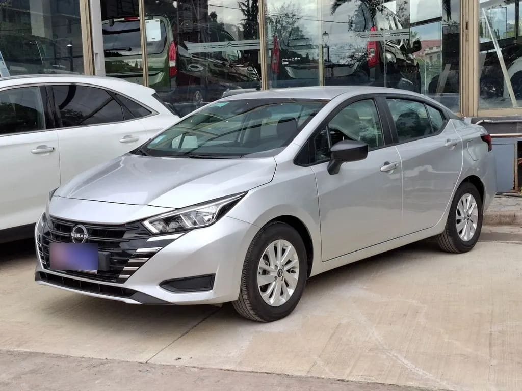 Nissan Versa Sense 1.6 año 2024