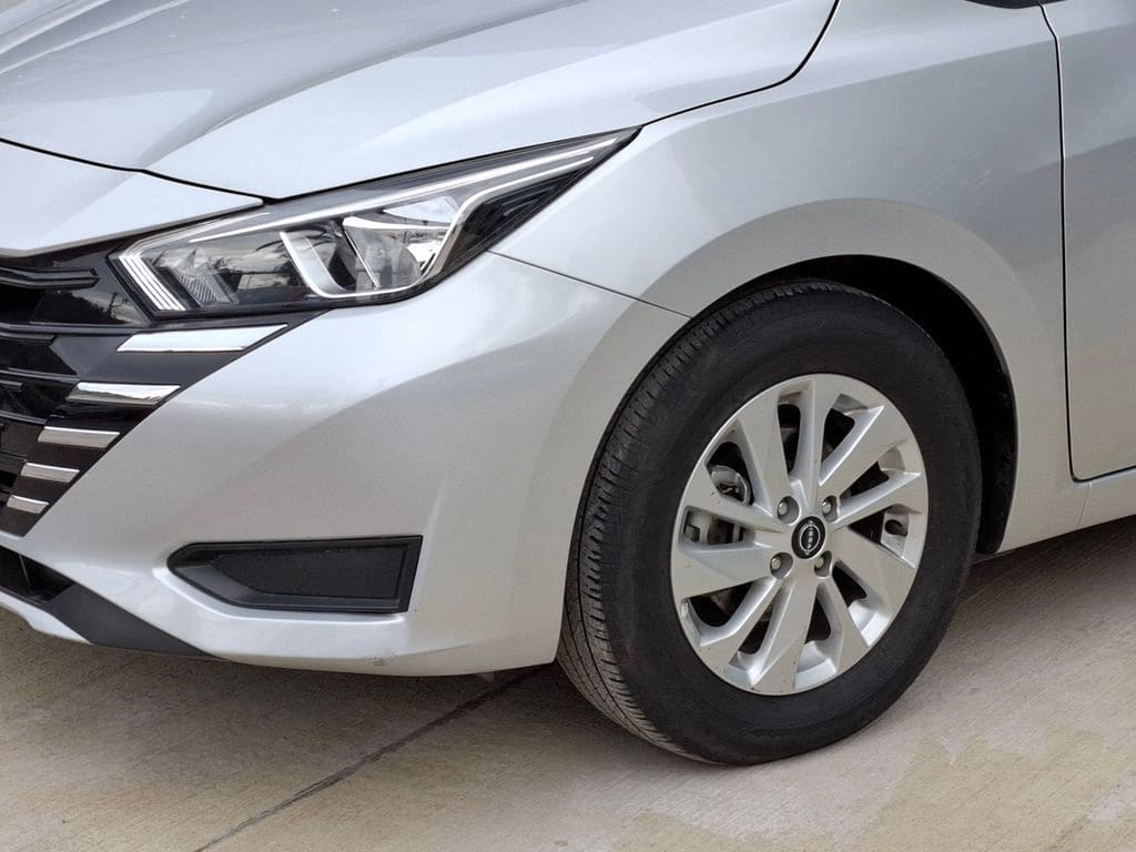 Nissan Versa Sense 1.6 año 2024