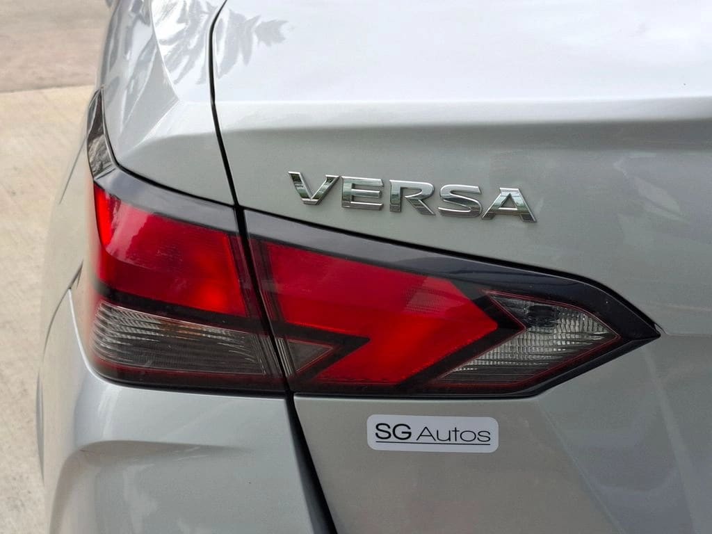 Nissan Versa Sense 1.6 año 2024
