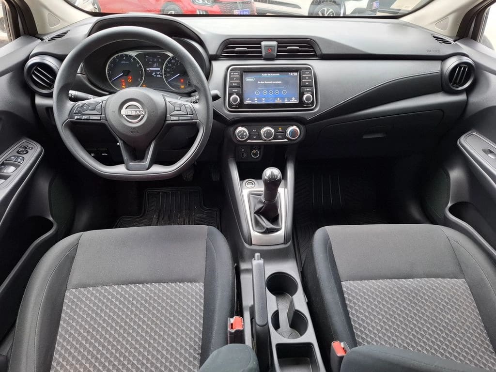 Nissan Versa Sense 1.6 año 2024