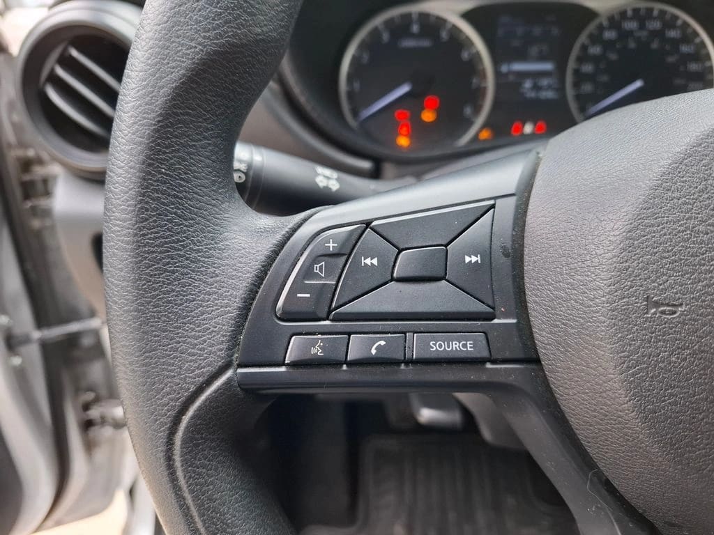 Nissan Versa Sense 1.6 año 2024