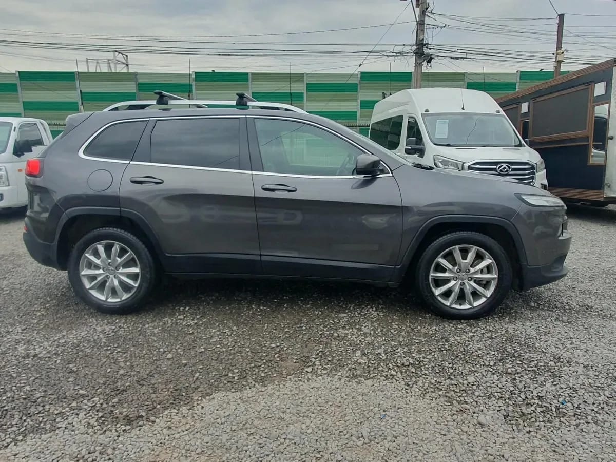 Jeep CHEROKEE No Sé La Versión año 2017