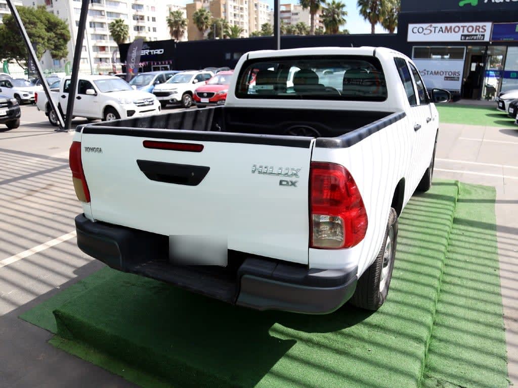 Toyota Hilux 2.4 Dx 4x2 Mt año 2021