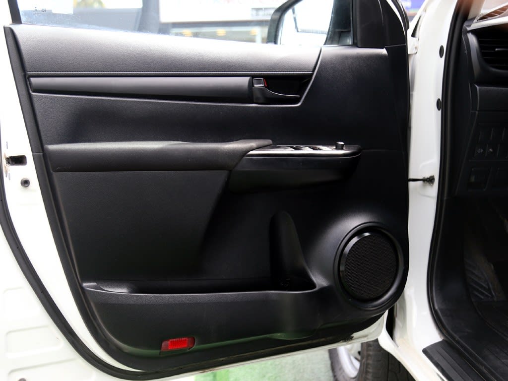 Toyota Hilux 2.4 Dx 4x2 Mt año 2021