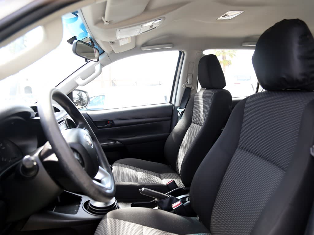 Toyota Hilux 2.4 Dx 4x2 Mt año 2021