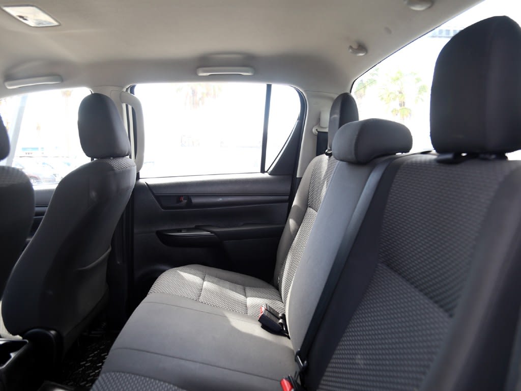 Toyota Hilux 2.4 Dx 4x2 Mt año 2021