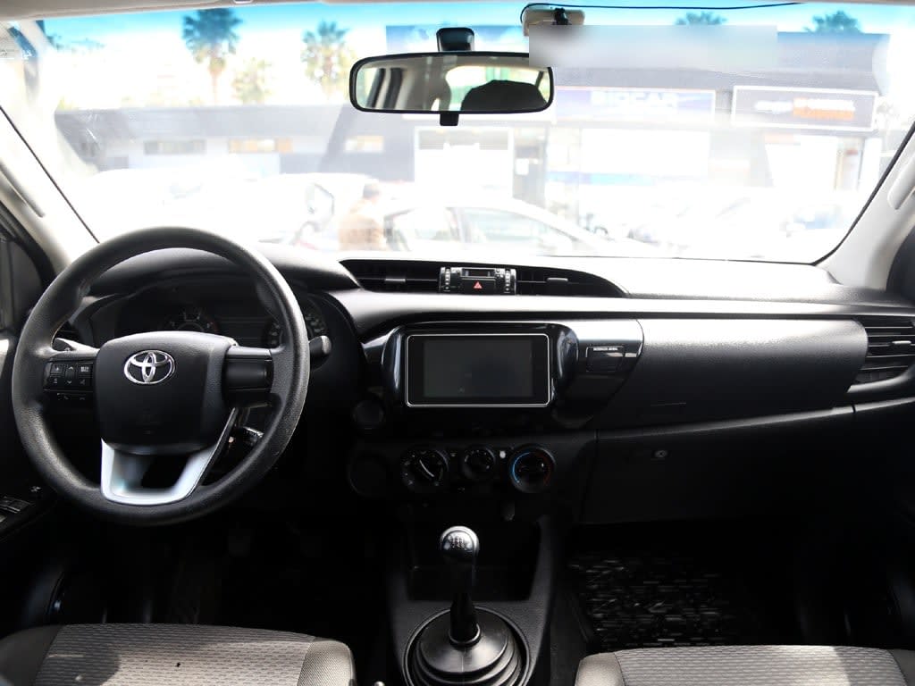 Toyota Hilux 2.4 Dx 4x2 Mt año 2021
