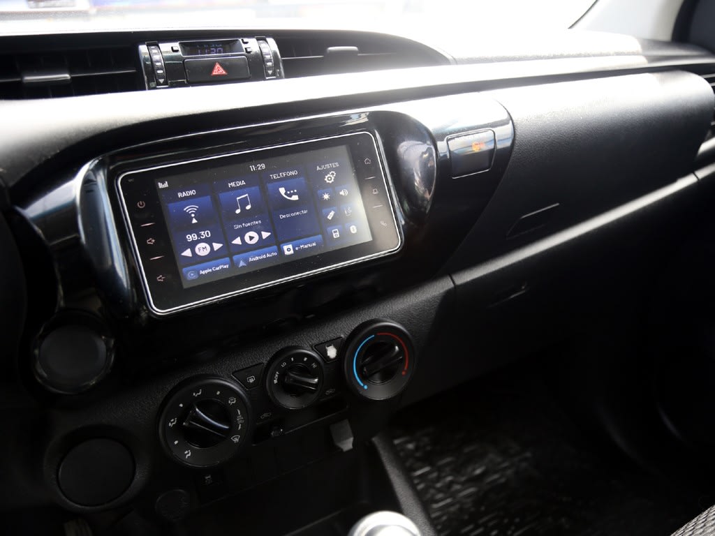 Toyota Hilux 2.4 Dx 4x2 Mt año 2021