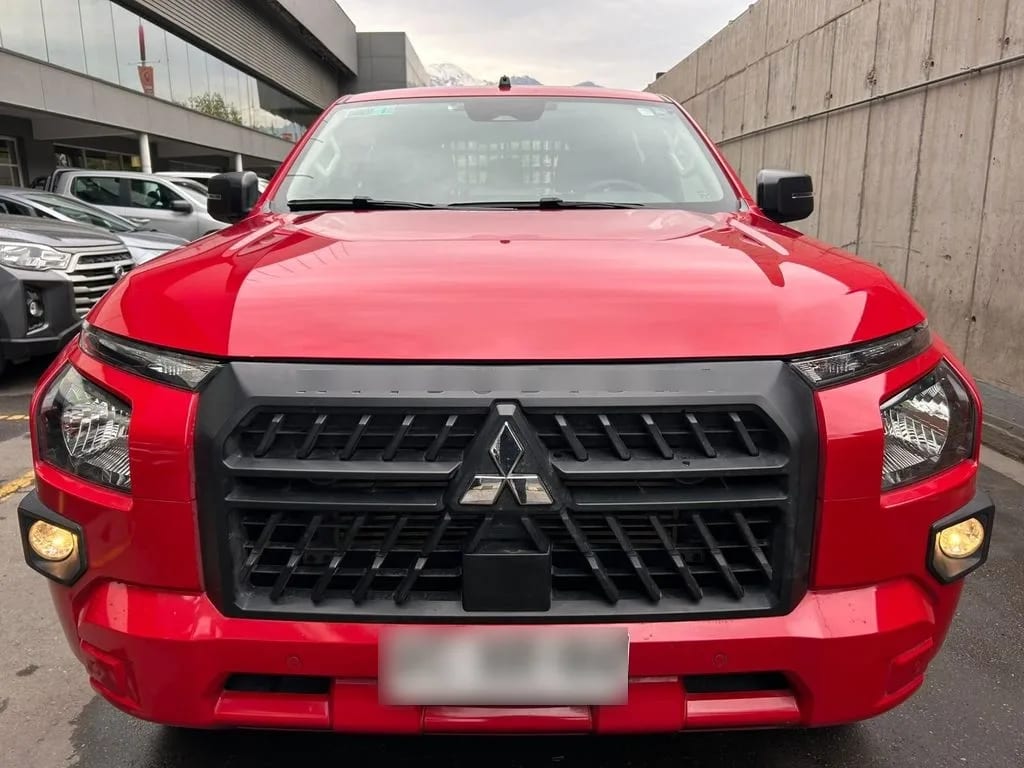 Mitsubishi L200 Katana Xrt 4x4 2.4 año 2025