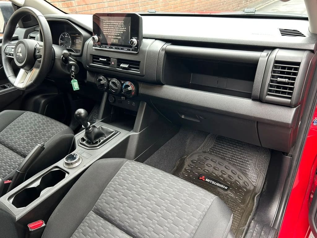 Mitsubishi L200 Katana Xrt 4x4 2.4 año 2025
