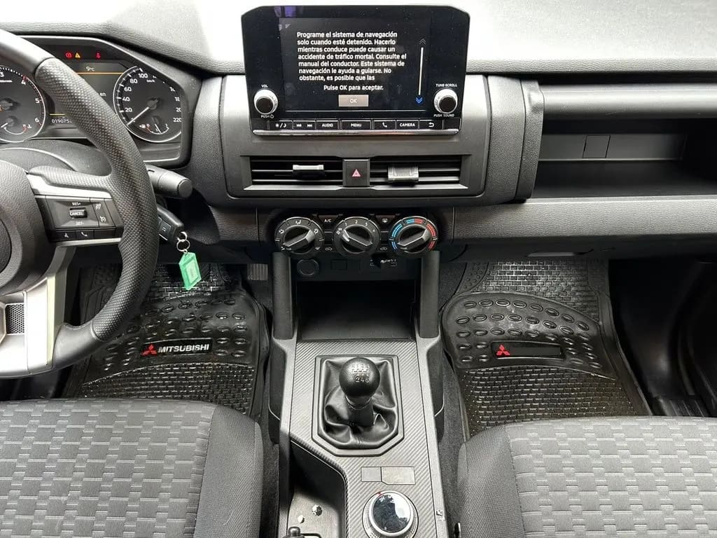 Mitsubishi L200 Katana Xrt 4x4 2.4 año 2025