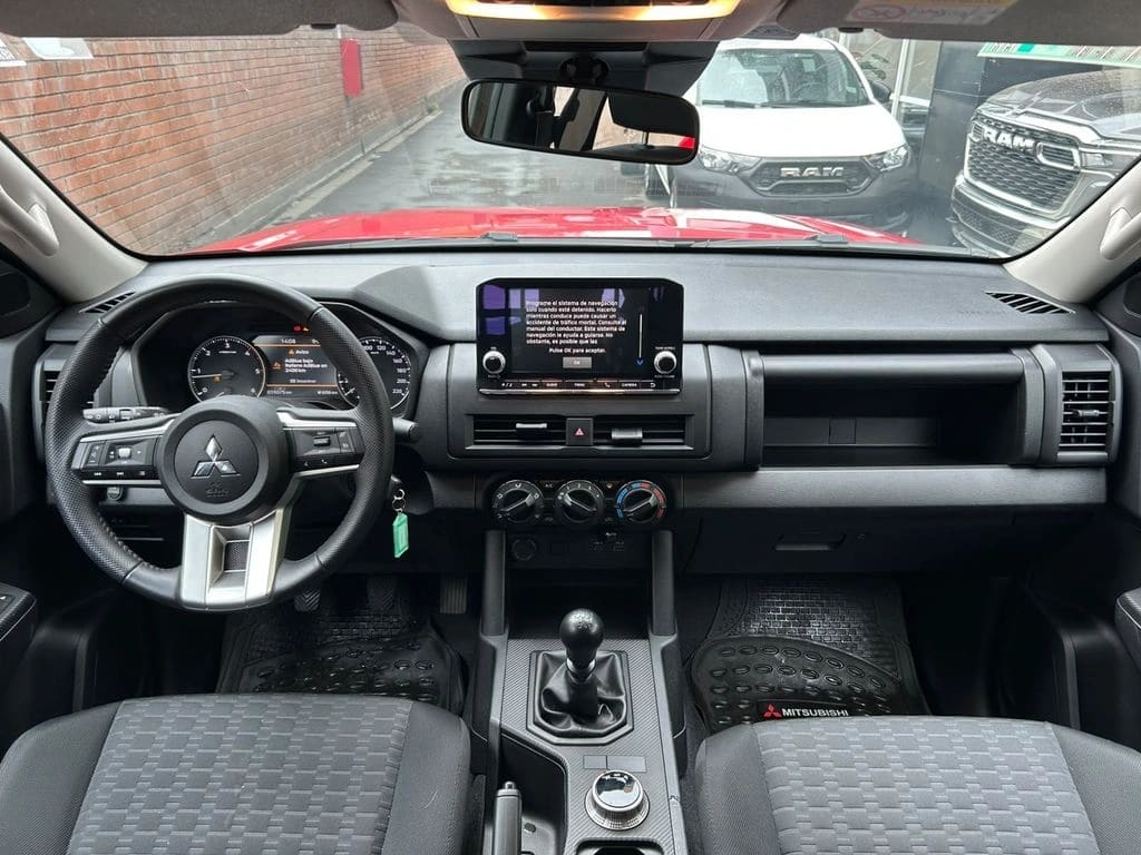 Mitsubishi L200 Katana Xrt 4x4 2.4 año 2025