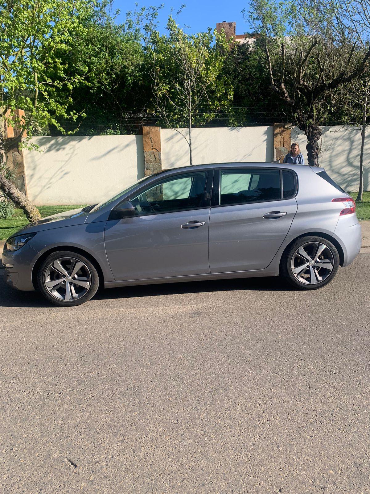 Peugeot 308 1.2 Allure Pack Puretech 130hp At año 2017