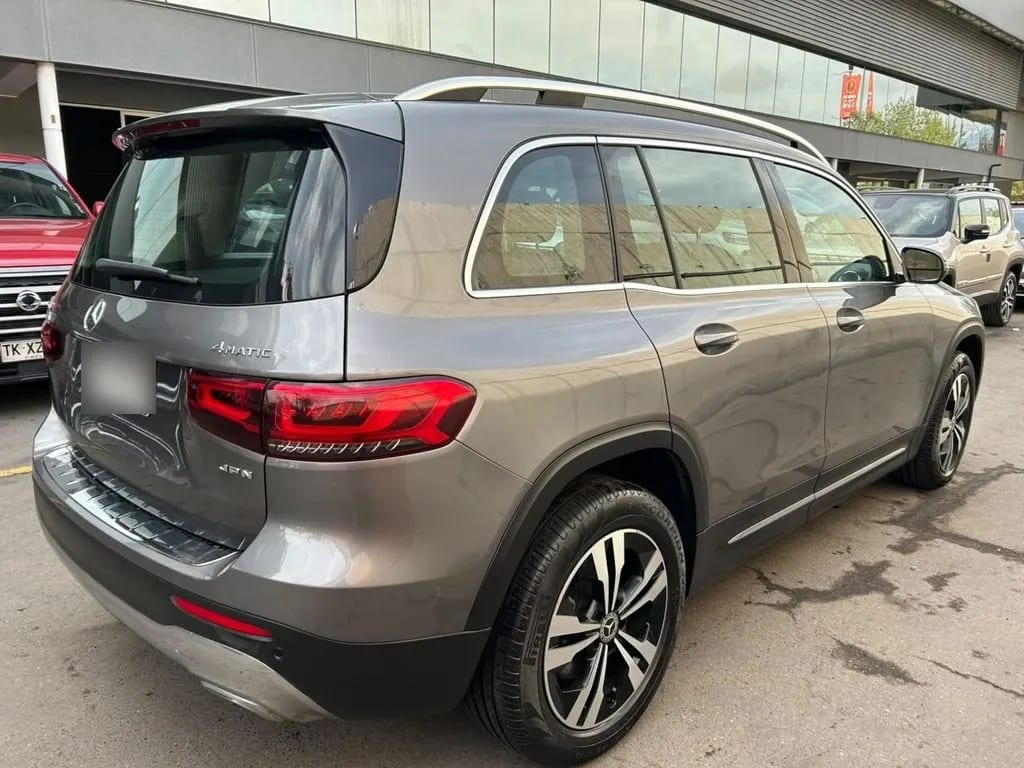 Mercedes-Benz Glb 250 2.0 4matic 4x4 At 5p año 2022