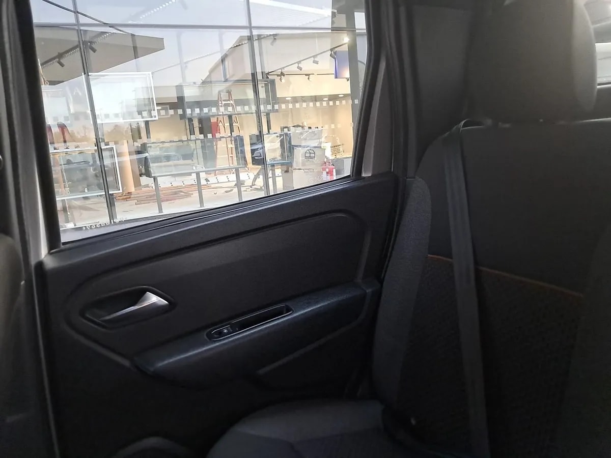 Renault Oroch 1.3 Intens Outsider Dob. Cab. 4x2 At 4p año 2023