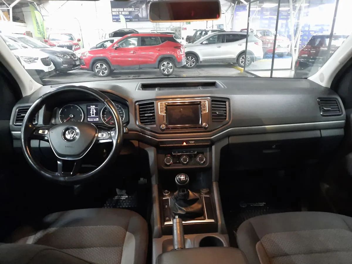 Volkswagen Amarok 2.0 Comfortline Diesel Dob. Cab. 4x2 Mt 4p año 2020