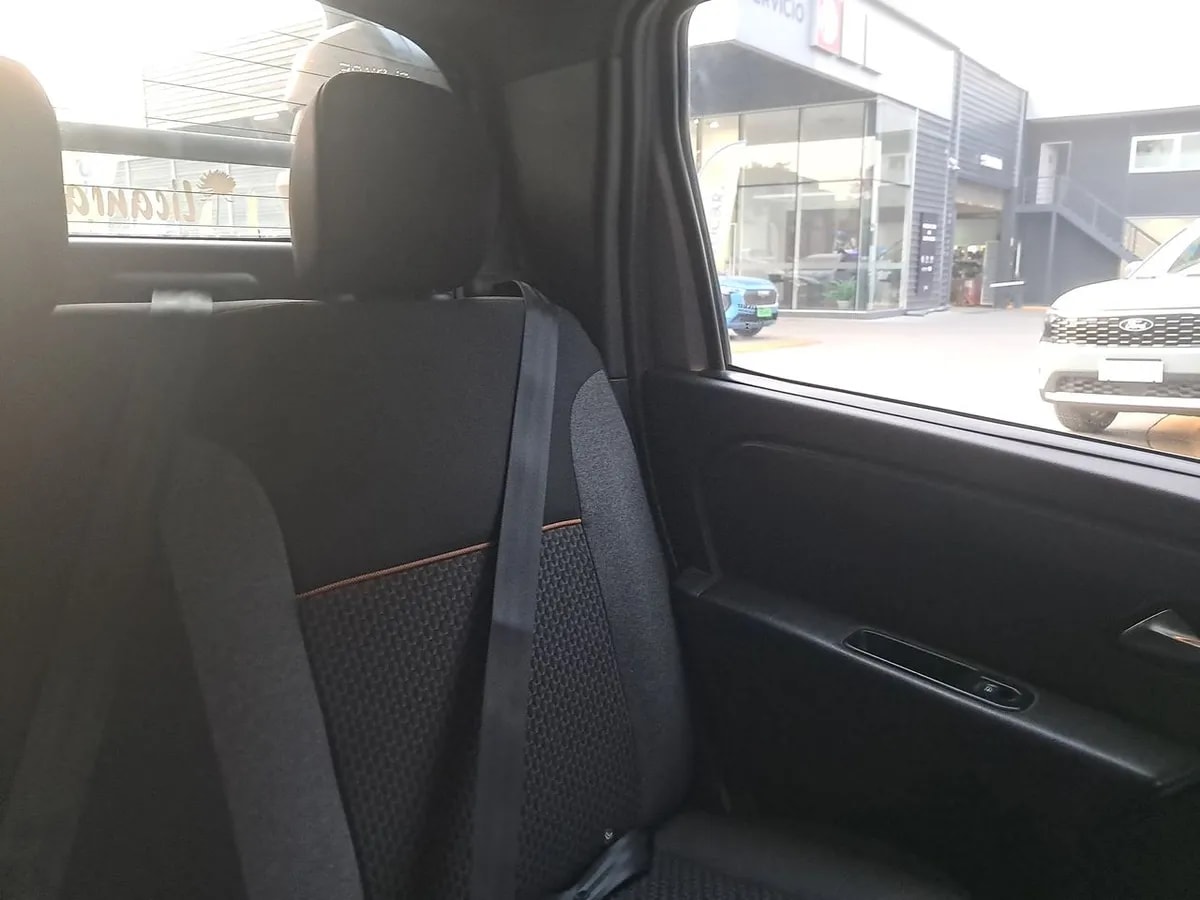 Renault Oroch 1.3 Intens Outsider Dob. Cab. 4x2 At 4p año 2023