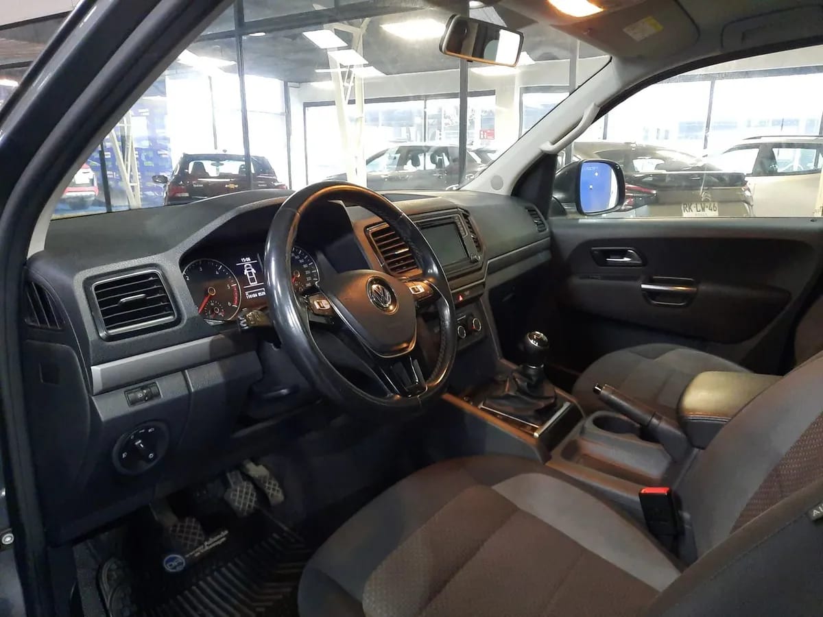 Volkswagen Amarok 2.0 Comfortline Diesel Dob. Cab. 4x2 Mt 4p año 2020