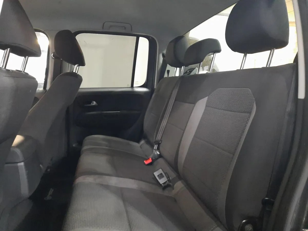 Volkswagen Amarok 2.0 Comfortline Diesel Dob. Cab. 4x2 Mt 4p año 2020