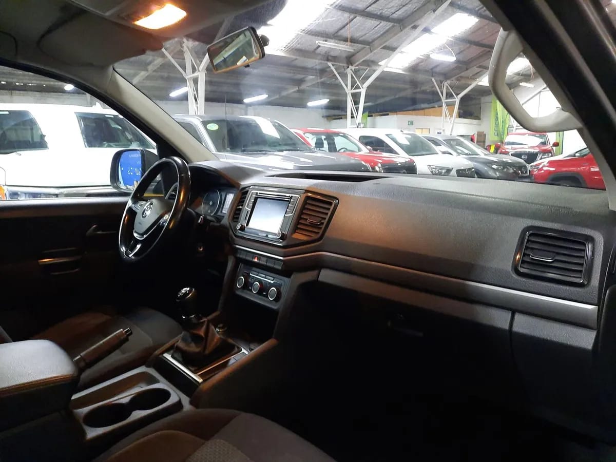 Volkswagen Amarok 2.0 Comfortline Diesel Dob. Cab. 4x2 Mt 4p año 2020
