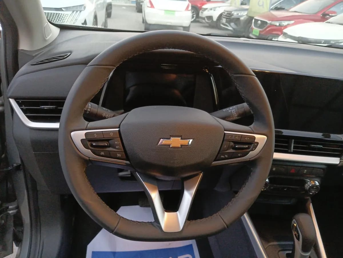 Chevrolet Tracker 1.2t Ltz T 4x2 At 5p año 2026