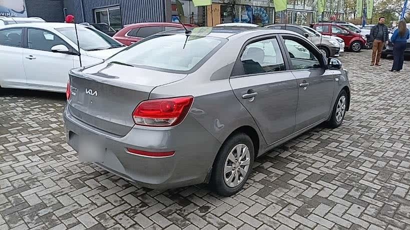 Kia Soluto 1.4 Lx 4x2 Mt 4p año 2023