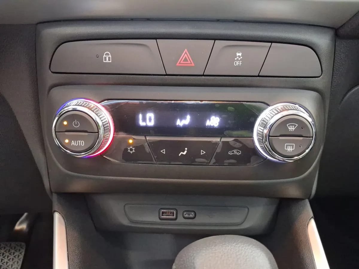 Chevrolet Tracker 1.2t Ltz T 4x2 At 5p año 2026