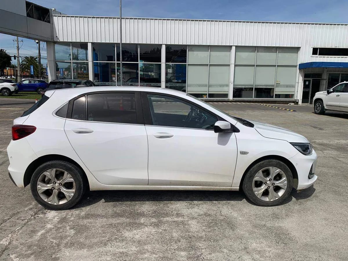 Chevrolet Onix 1.0t Premier 4x2 At 5p año 2022