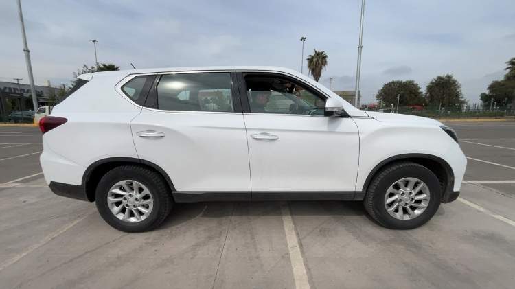 Ssangyong Rexton 2.0t Lx 4x2 6ab 6mt 5p año 2023