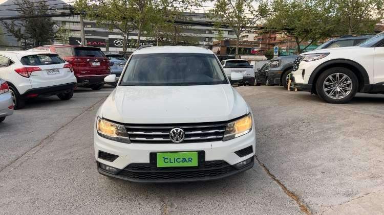 Volkswagen Tiguan 1.4 Tsi Comfortline 4x2 At 5p año 2018