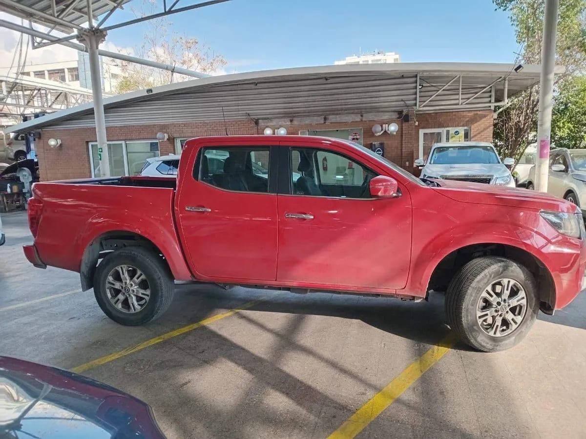 Nissan Navara 2.3d Xe Diesel 4x2 Dob.cab. Mt 4p año 2024