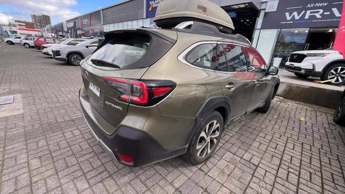 Subaru Outback 2.5i Touring Awd Cvt At 5p año 2022