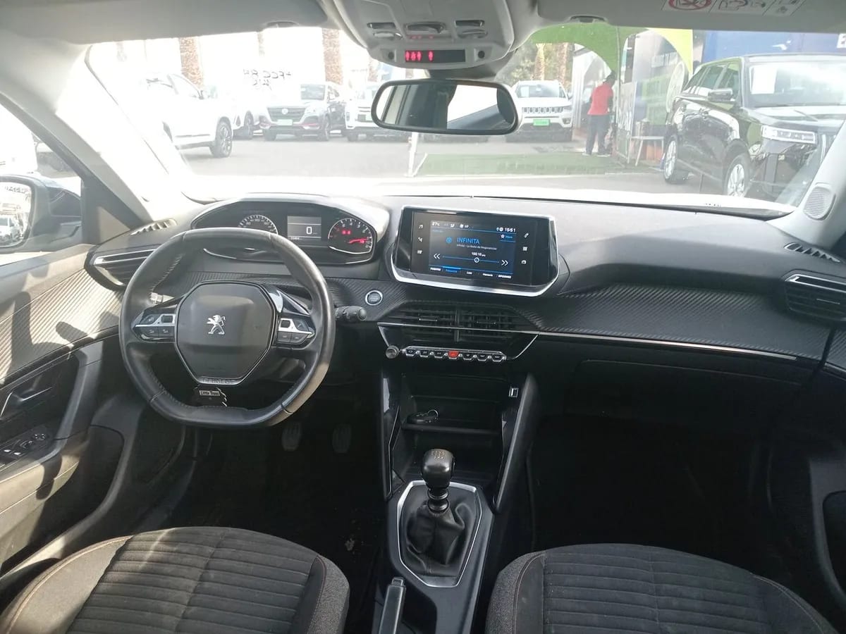 Peugeot 2008 1.2 Active Pack Puretech 130 4x2 Mt 5p año 2024