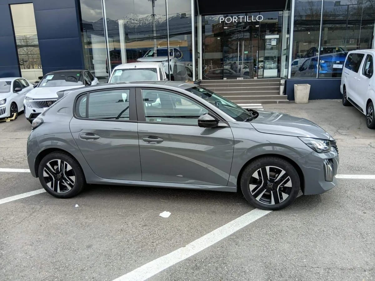Peugeot 208 1.2 Mca Puretech 75 Active 4x2 Mt 5p año 2024