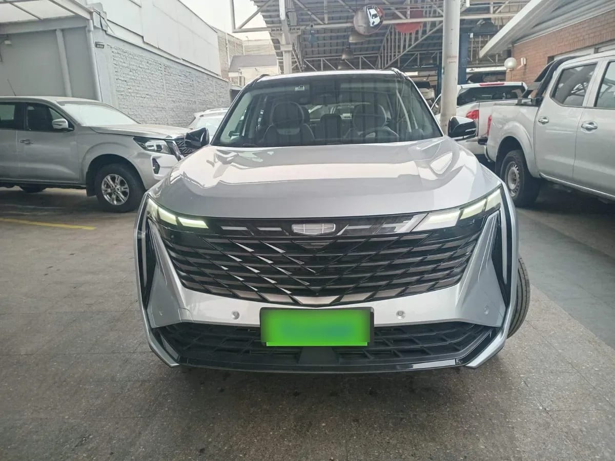 Geely New Okavango 2.0 Signature 2wd At 5p año 2026