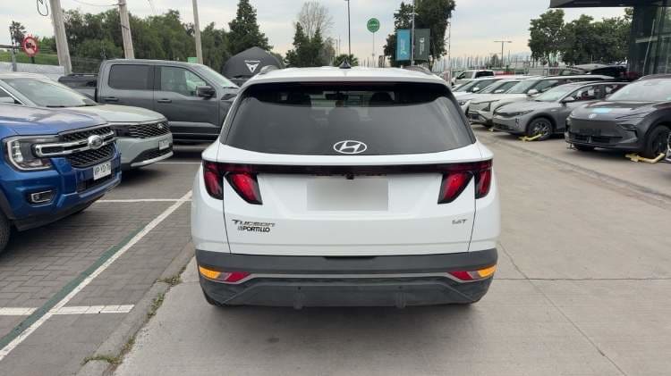 Hyundai Tucson 1.6 Nx4 Plus 2wd At 5p año 2023