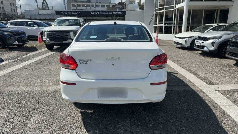 Kia Soluto 1.4 Lx Ac 4x2 Mt 4p año 2023