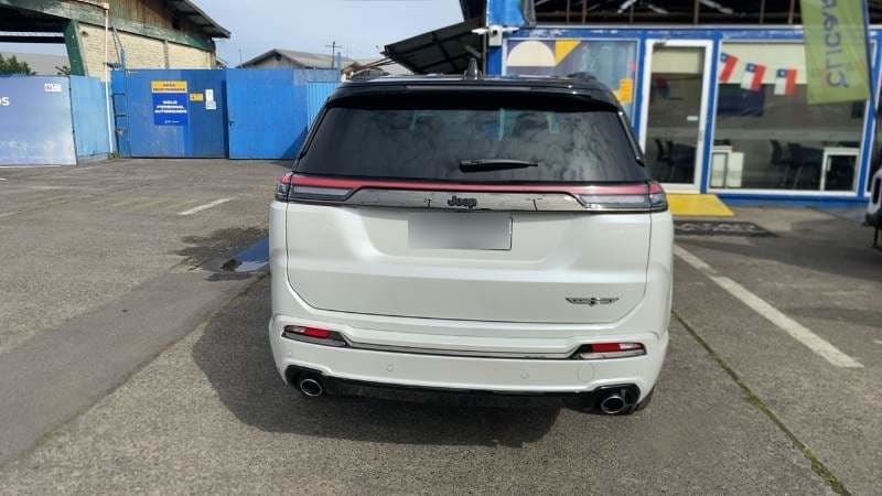 Jeep Commander 2.0t Blackhawk 4x4 9at 5p año 2026